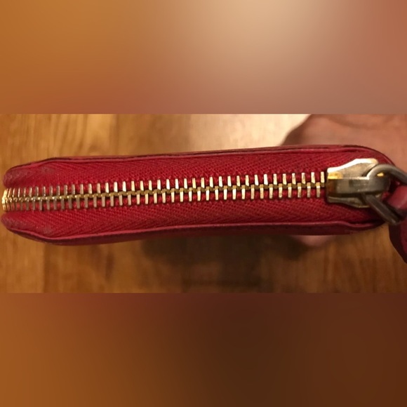 PRADA RED LEATHER ZIPPY LONG WALLET GOOD PREOWNED CONDITION - Picture 7 of 16